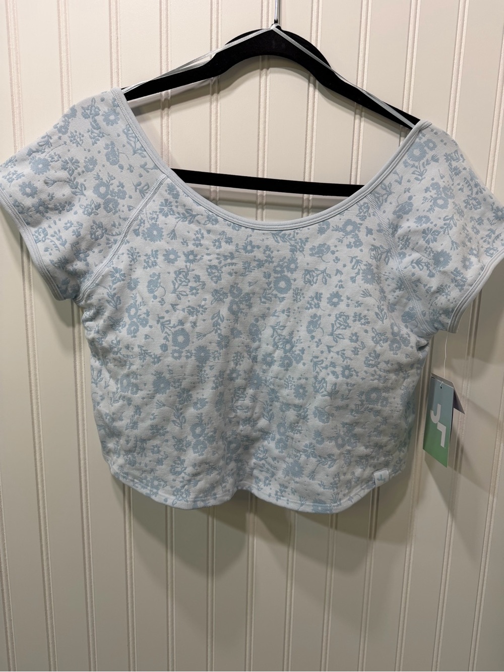 JoyLab Light Blue Floral Scoop Neck Women's Top